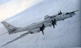 Двенадцать российских стратегических ракетоносцев отработают задачи бомбометания и дозаправки в в