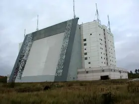 Анатолий Сердюков проинспектировал российскую РЛС "Волга" близ белорусского города Барановичи