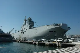 Переговоры о покупке у Франции корабля типа "Мистраль" возобновятся, если французы победят в тенд